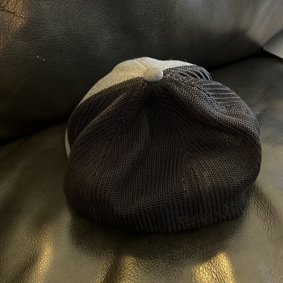 Hurley flex fit hat in small - medium - Picture 4 of 6